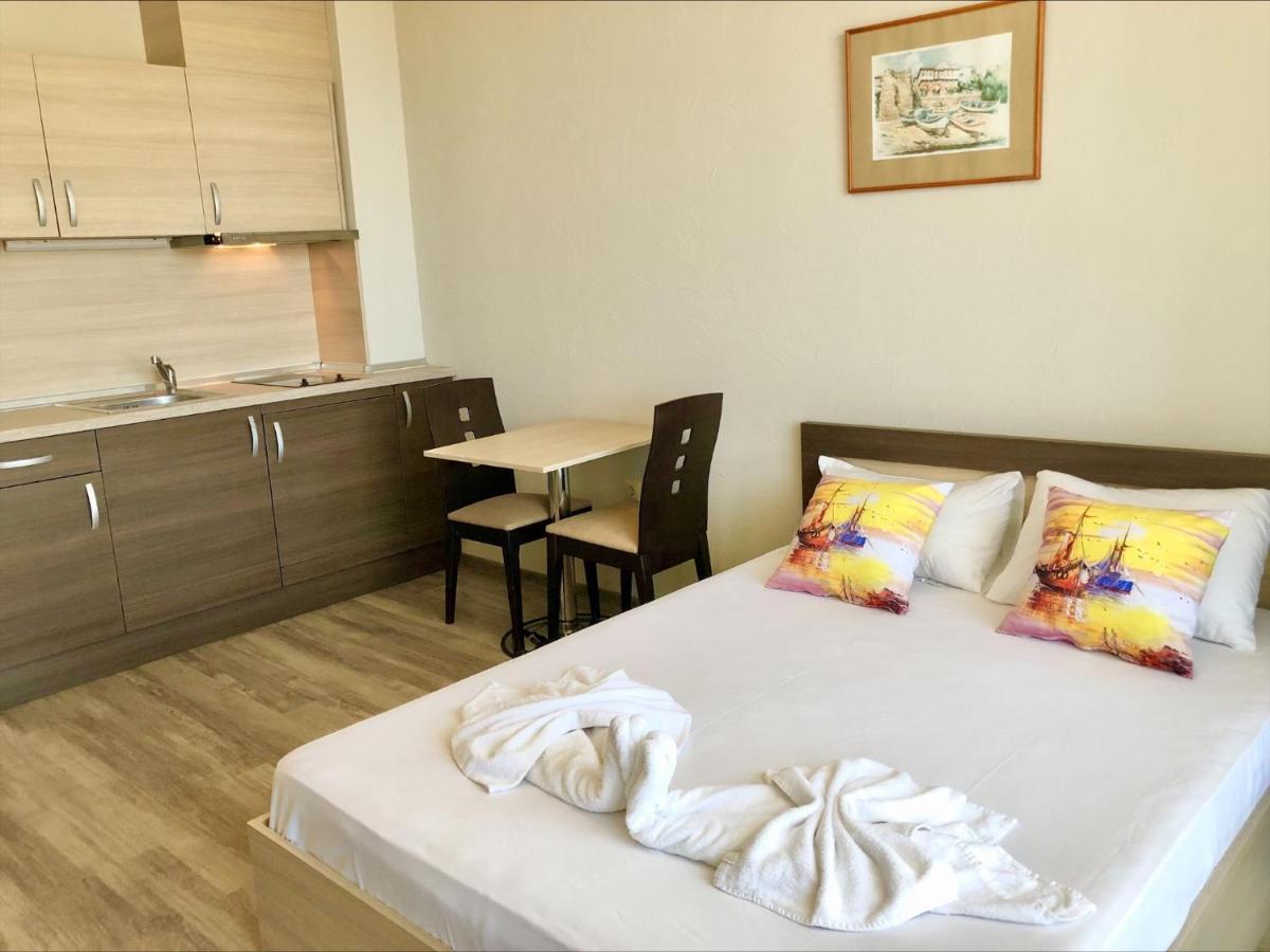 Sorrento - Menada Apartments Sveti Vlas Εξωτερικό φωτογραφία