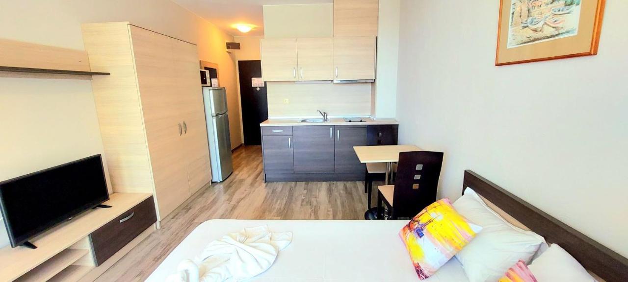 Sorrento - Menada Apartments Sveti Vlas Εξωτερικό φωτογραφία