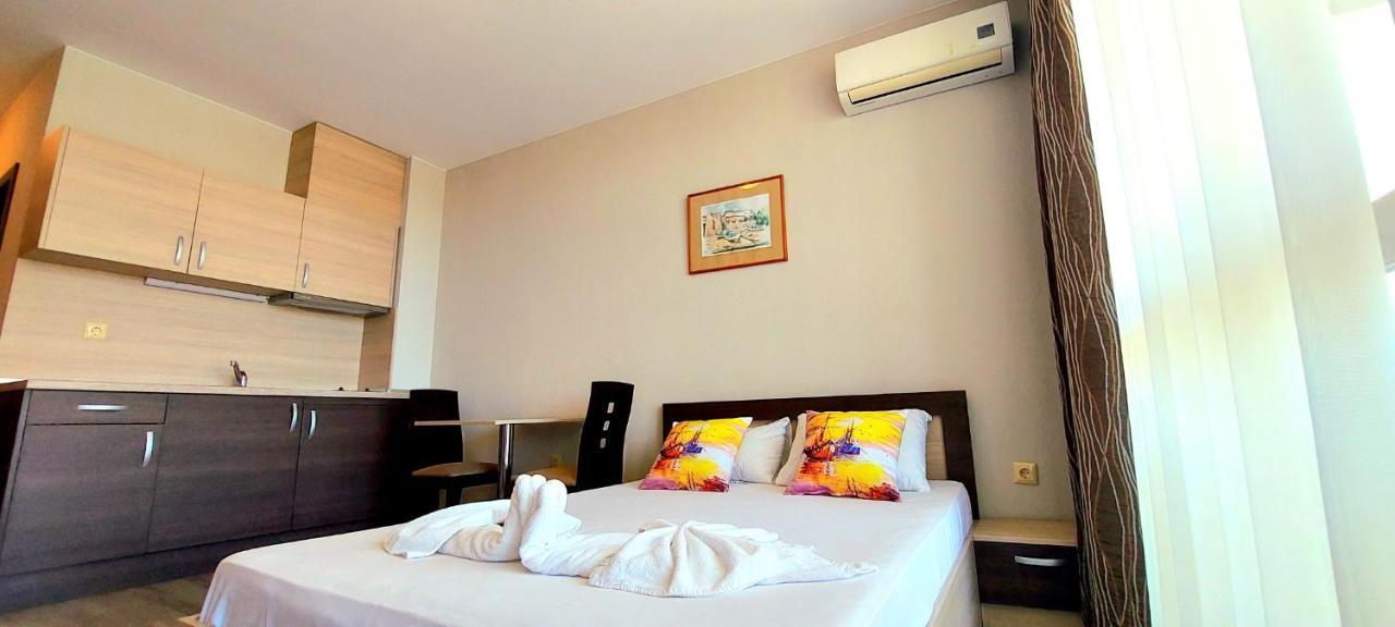 Sorrento - Menada Apartments Sveti Vlas Εξωτερικό φωτογραφία